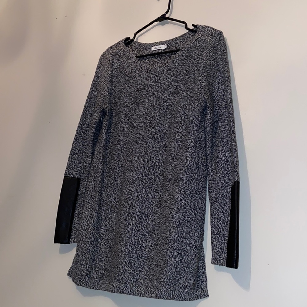Chic & Cozy Boat Neck Sweater with Leather Sleeves - Reitmans Size M